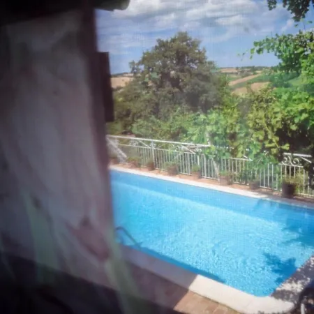 Otus-Vista-Mare-E-Piscina Vendégház